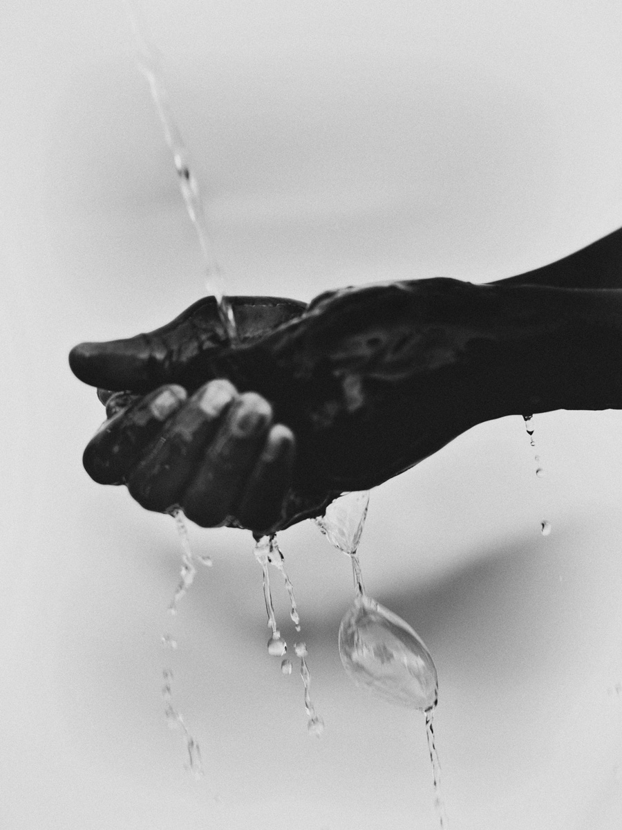 Giving Water, 2017 — photograph by Bastiaan Woudt